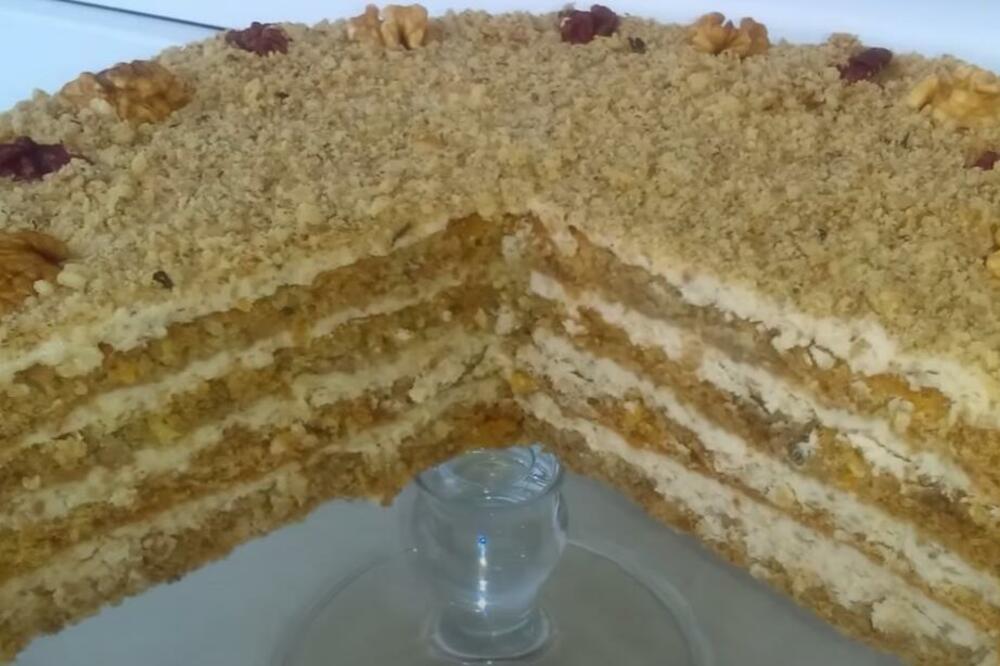 OVAKVU POSNU TORTU JOŠ NISTE PROBALI: Savršeno kremasta, topi se u ustima, nećete ni primetiti da nema MLEKO i JAJA