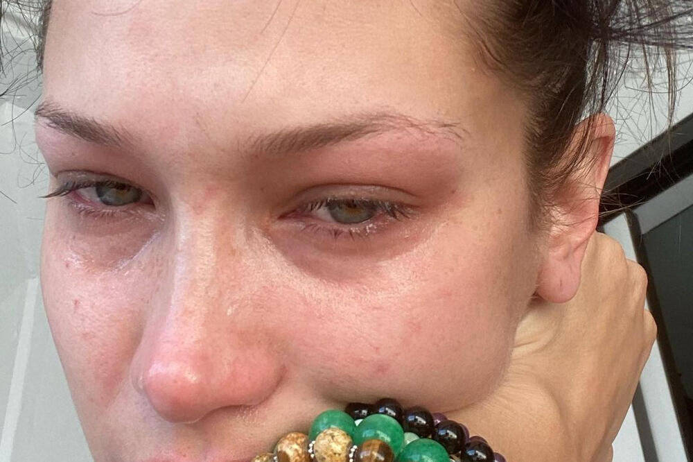 LJUDIMA SE NE MOŽE UGODITI! SLAVNU MANEKENKU RAZAPELI NA MREŽAMA ZBOG OVOG POSTUPKA: Ništa nije LOŠE uradila