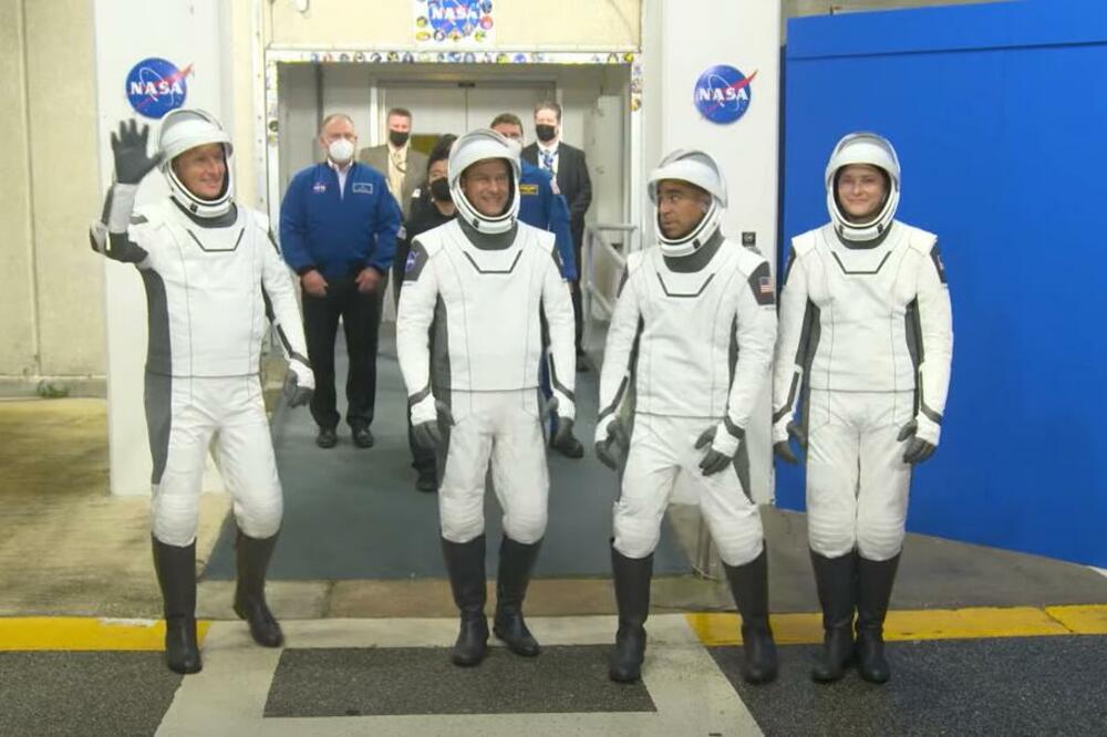 ASTRONAUTI STIGLI U MEĐUNARODNU STANICU! Kapsula kompanije Spejseks putovala 21 sat