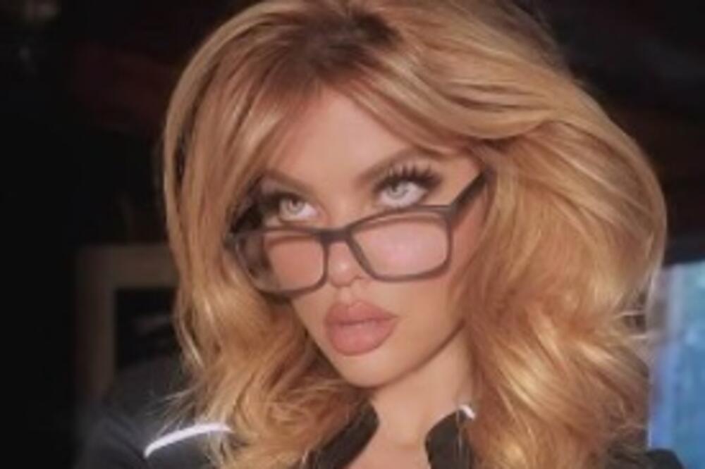 ONA JE SENZACIJA IZGLEDOM ZBOG KOGA SE GUBI GLAVA! Grudima izaziva TEKTONSKE poremećaje, pokreće LAVU: BAŠ SU HUGE