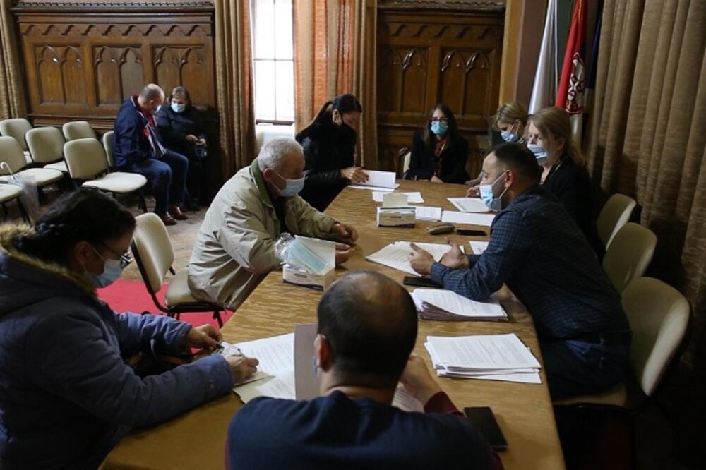 VRŠČANI POTPISALI UGOVORE ZA ENERGETSKU SANACIJU KUĆA I STANOVA: Evo koliko je prihvaćeno prijava (FOTO)