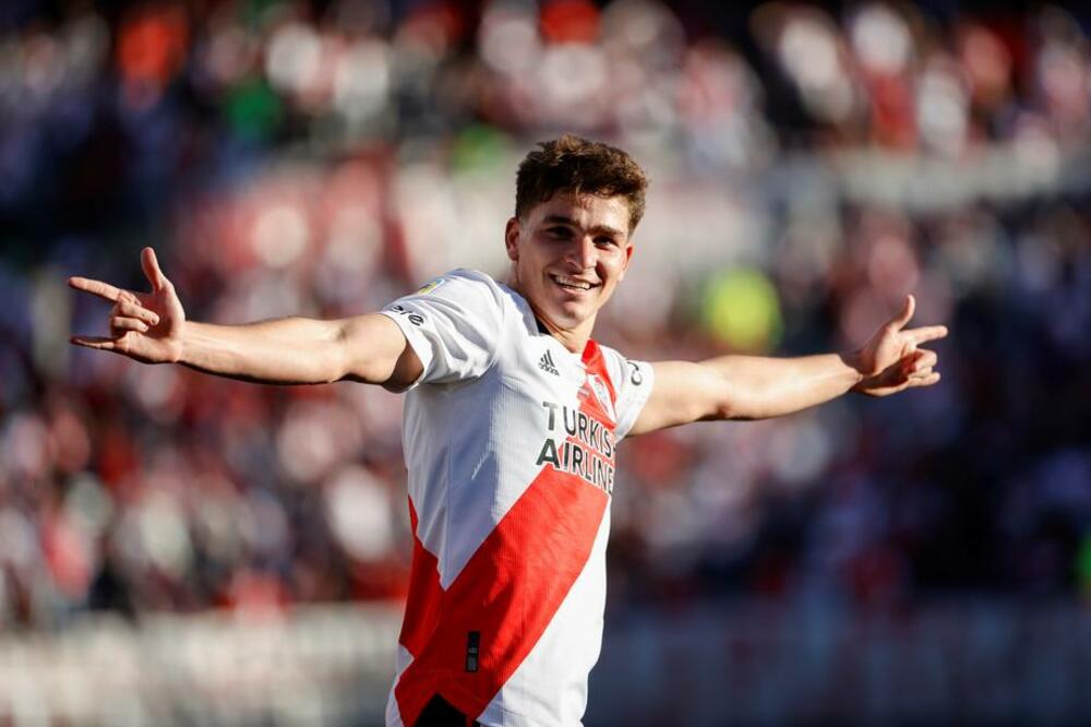 FJORENTINA BI S NJIM LAKO ZABORAVILA VLAHOVIĆA: Nanišanili najnovije ČUDO River Plejta, ali hoće ga i Milan i Juve!