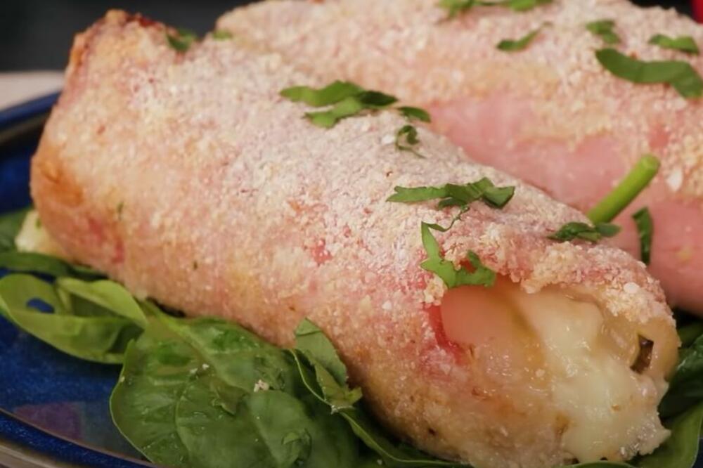 PILEĆI RAŽNJIĆI IZ RERNE: Sočno meso umotano u slaninicu koja krcka (RECEPT)