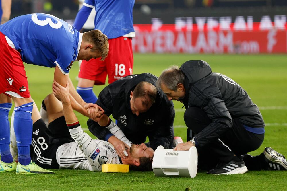 DOBRO MU NIJE OTKINUO GLAVU: POGIBELJAN start igrača Lihtenštajna na vezistu Bajerna! (VIDEO)