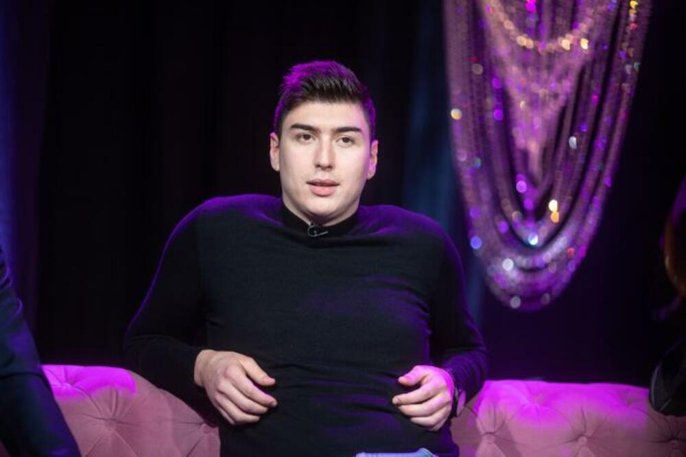 PRE GODINU DANA JE POBEDIO U ZVEZDAMA GRANDA, A SADA BATALJUJE PEVANJE? Mahir postaje FIZIKALAC, ušao u OVAJ ZANAT!