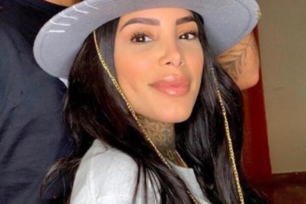 OBOŽAVA DA JE GOLIŠAVA, A SADA JE JOŠ VIŠE IZENADILA: Znate li čija je VERENICA ova zgodna CRNKA?