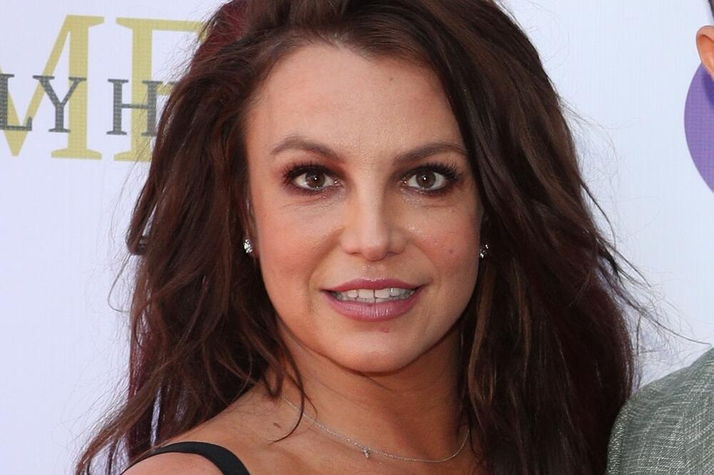 "MISLIM DA ĆU PLAKATI OSTATAK DANA" Oglasila se Britni Spirs nakon PRESUDE: Fanovi izašli na ulice i napravili HAOS