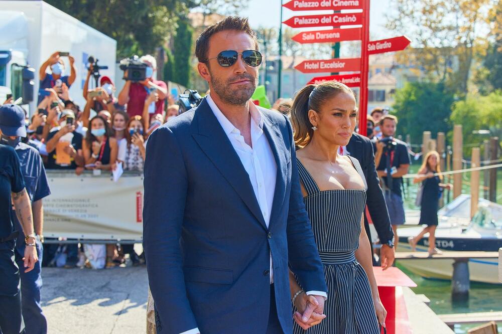 RASTALI SE DŽENIFER LOPEZ I BEN AFLEK! Rastužili ceo SVET, pao i oproštajni poljubac!