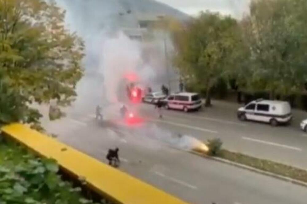 MASOVNA TUČA NAVIJAČA U MOSTARU: Oštećeni mnogi objekti i izlozi, a bilo je i krvi (VIDEO+FOTO)