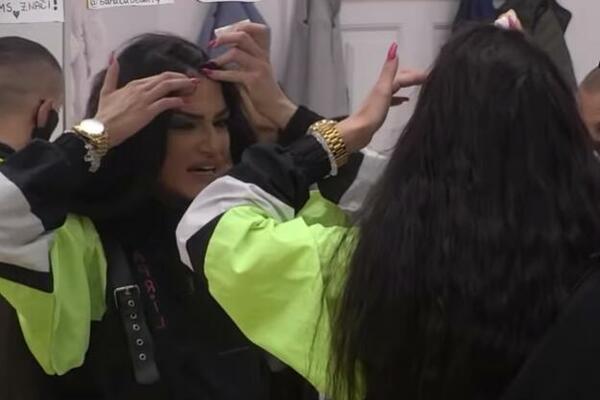 HOROR I JEZIVE SCENE U RIJALITIJU! Tari Simov IŠČUPANA KOSA DO TEMENA! Ona jauče i kuka: "Ćelava sam, ćelava!"