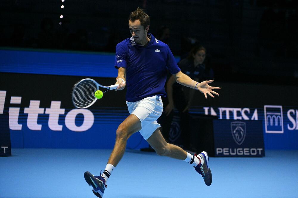 MEDVEDEV KRENUO POBEDOM: Izuzetno kvalitetan meč na startu završnog turnira (FOTO)