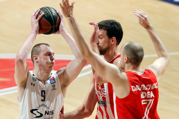 ZVEZDA SLAVILA U PRVOM DERBIJU: Crveno-beli sjajnom odbranom zaustavili glavne adute Partizana!