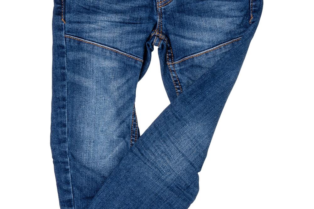 EVO ZBOG ČEGA VAM FARMERKE VREMENOM GUBE BOJU: Ove 3 GREŠKE ne smete da PONAVLJATE