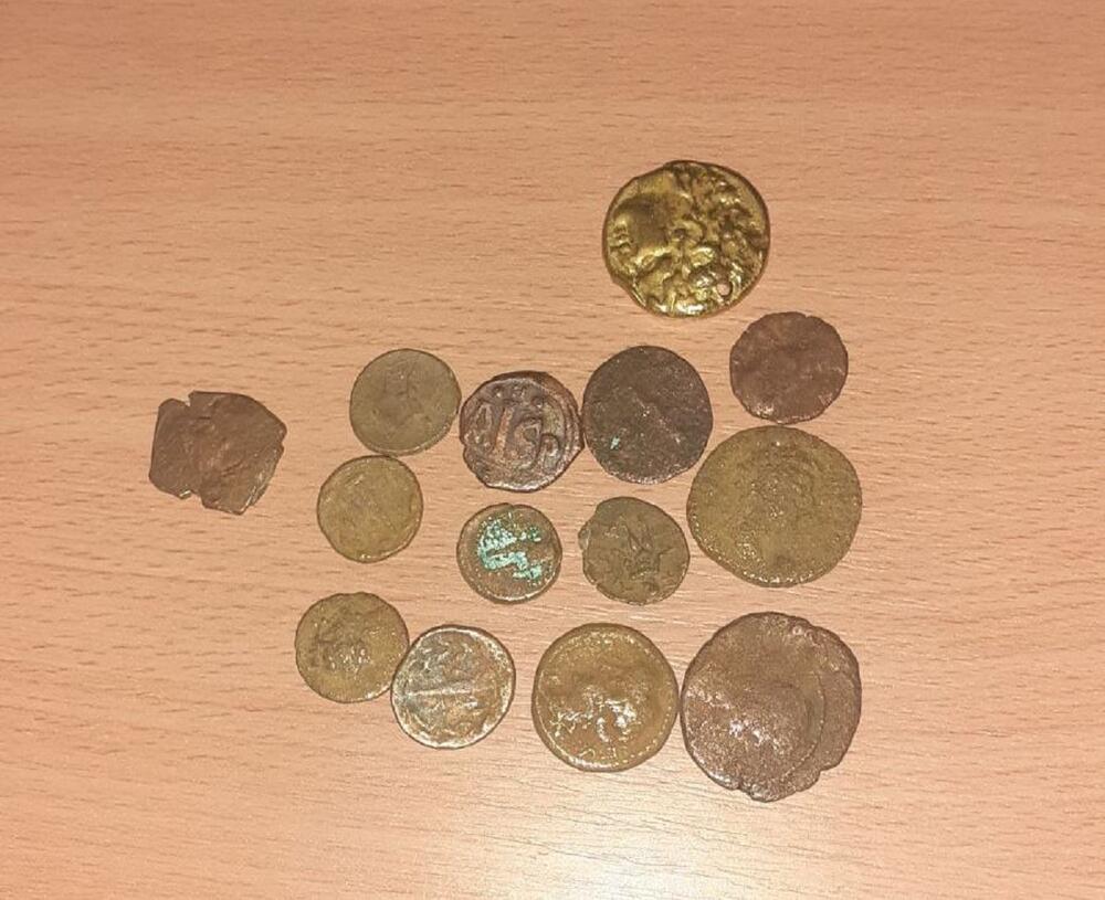 Krijumčarenje novca, Kovanice