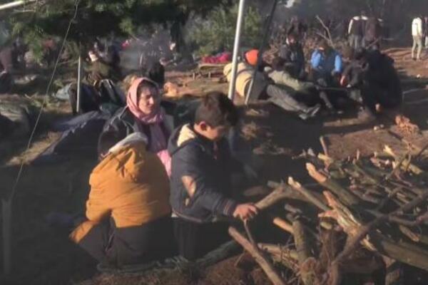 DEČAK MIGRANT VODI SVOJU BORBU: Amputirane su mu noge, a od svetla na kraju tunela ga deli bodljikava žica (VIDEO)