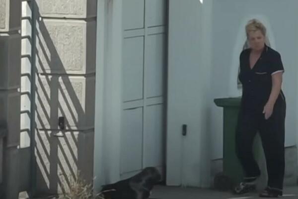 SNEŽANA USNIMLJENA DOK BACA TEPIH U KANTU: Uzela stvar u svoje ruke, ĐUBRE SAMA IZBACUJE, pomoćnica joj ne treba!