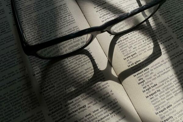 KOLIKI UDEO STANOVNIŠTVA ŠIROM EVROPE NOSI NAOČARE? Niko nije očekivao da brojevi budu ovako VISOKI! (FOTO)