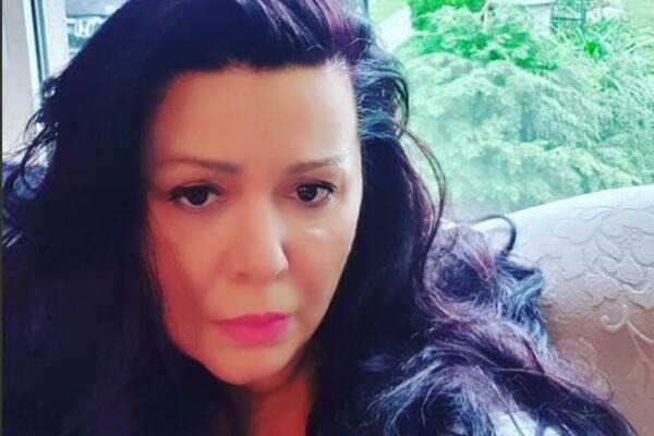 NIKAD TUŽNIJA MLADA! O VENČANJU VESNE RADUSINOVIĆ SE I DAN DANAS PRIČA: Ovako je izgledala, NIJE IMALA VEO! (FOTO)