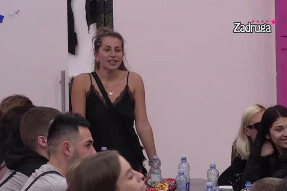 PLJUŠTE PROZIVKE! DALILA UDARILA ŽESTOKO NA DEJANOVU MUŠKOST: Ne biraju reči, ona ga UPOREDILA SA CAREM!