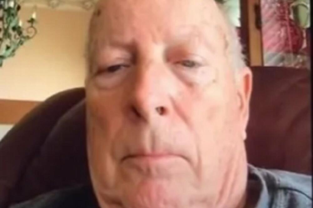 UZEO DEDIN TELEFON, PA NAIŠAO NA URNEBESNE FOTOGRAFIJE: Čovek postao internet SENZACIJA! (VIDEO)