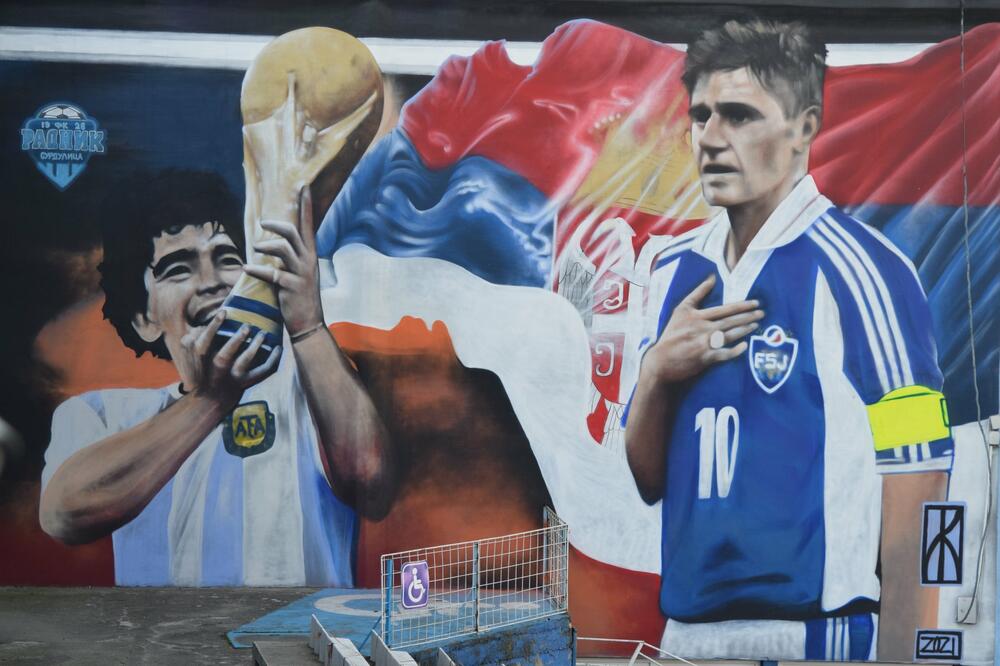 PIKSI DOBIO MURAL U SURDULICI: Pored je Maradona i sledeći san selektora Srbije! (FOTO)
