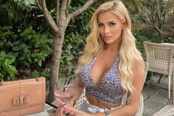 VRELI KADROVI LUKASOVE BIVŠE! Božana se skinula u BIKINI, nakon ovih KADROVA vam neće BITI DOBRO