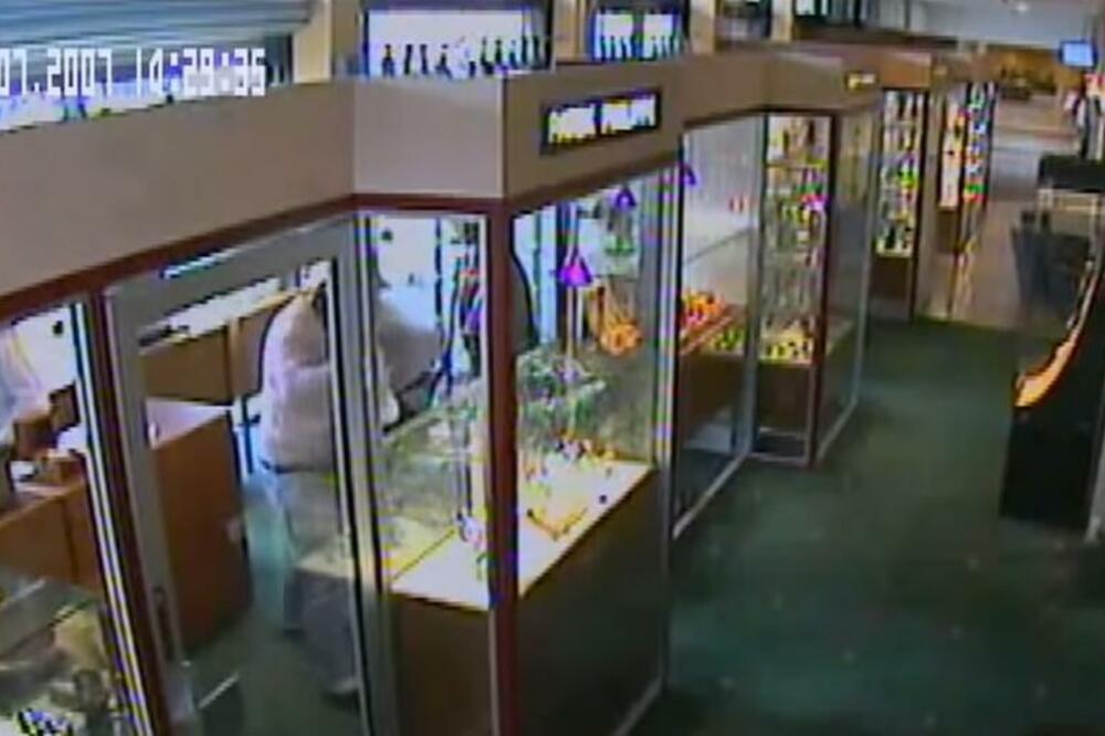 UHAPŠEN GORAN PINK PANTER: Dolijao dok je pred PUBLIKOM IGRAO FUDBAL!