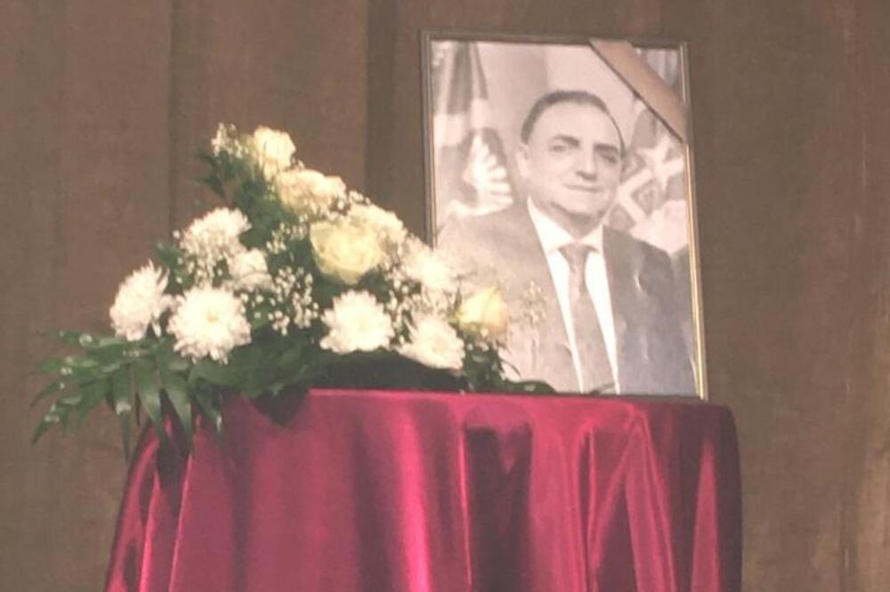 ODRŽANA KOMEMORACIJA POVODOM SMRTI DIREKTORA ZC UŽICE: Poslednji pozdrav doktoru Milošu Božoviću (FOTO)