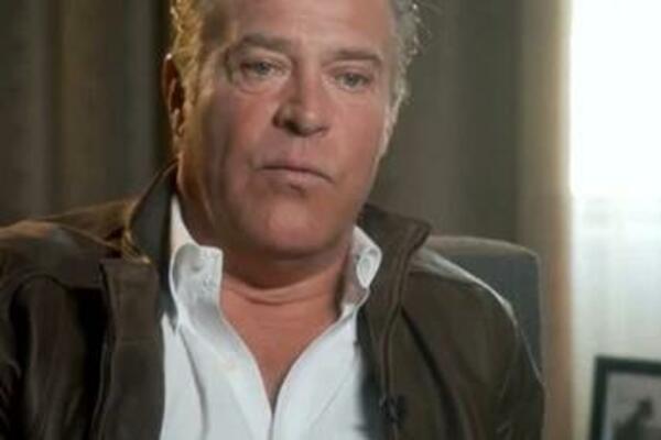 SMEŠTEN U URGENTNI CENTAR! Holivudski glumac povređen u Beogradu!