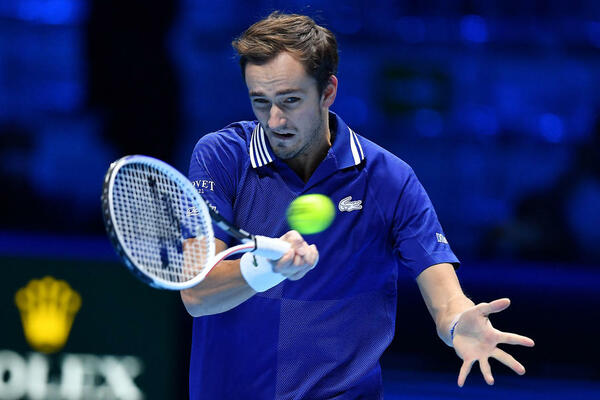 ZVEREV I PETI PUT ZAREDOM IZGUBIO: Medvedev nastavio pobednički niz protiv Nemca!