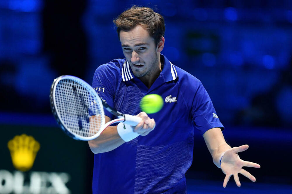 ZVEREV I PETI PUT ZAREDOM IZGUBIO: Medvedev nastavio pobednički niz protiv Nemca!