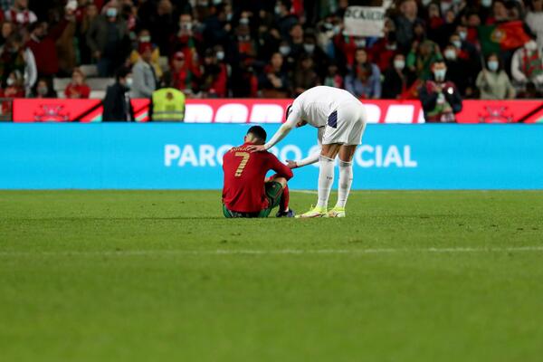 RADONJIĆ U FOKUSU ENGLEZA: Gest koji je ODUŠEVIO SVE NA "OSTRVU"!(FOTO)