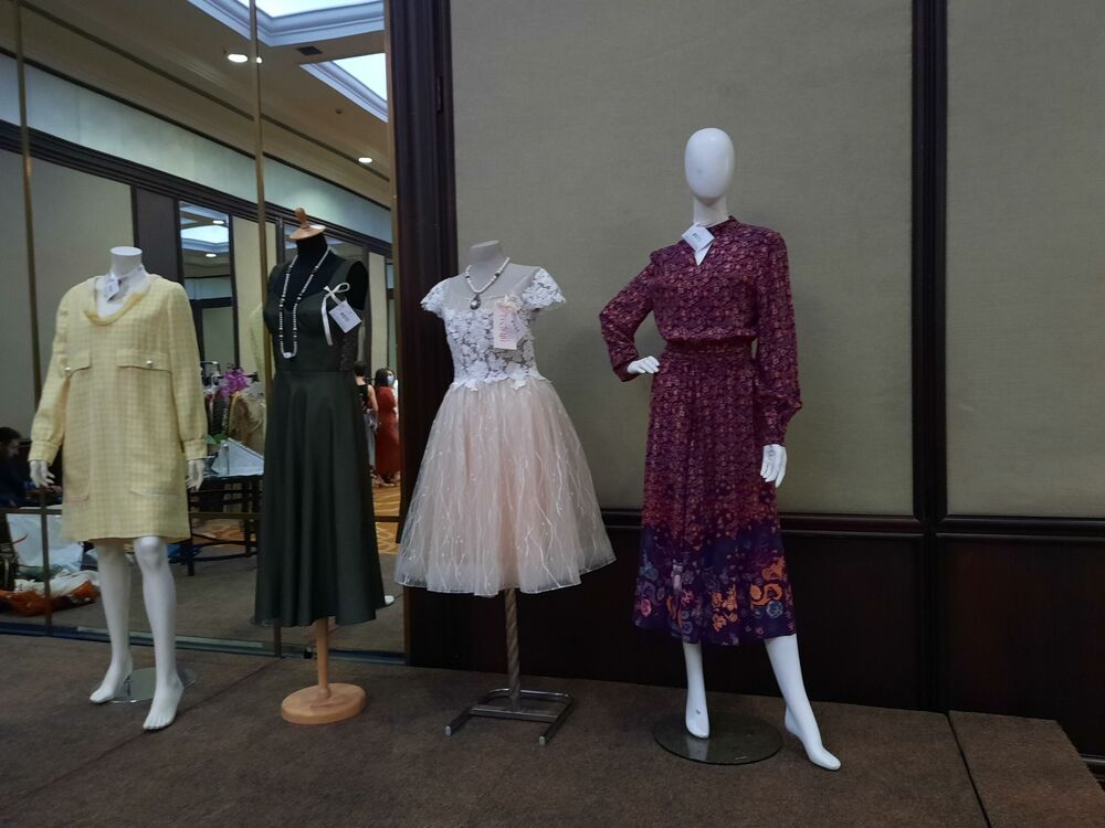 Modna aukcija, Moda, Haljine, Hajat