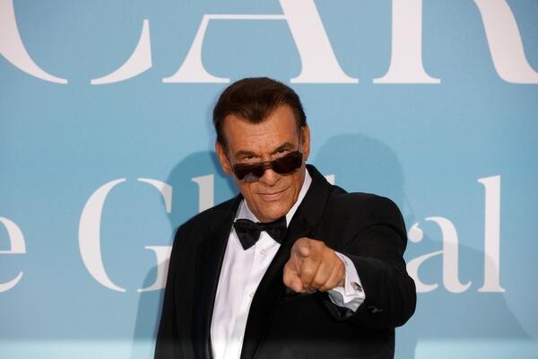 POZNATI AMERIČKI GLUMAC STIGAO U BEOGRAD! Žena Vlada Divca ga PRVA UPECALA! (FOTO)