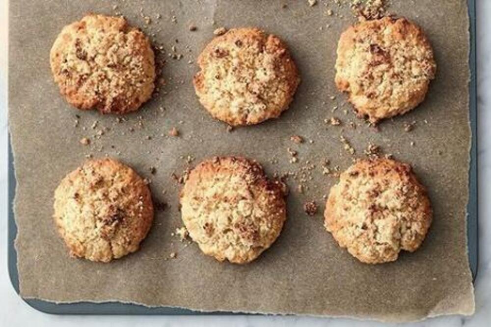 POSNI KOLAČI KOJE UOPŠTE NE TREBA PEĆI: Priprema vam neće teško pasti, vrhunski za SLAVE (FOTO)