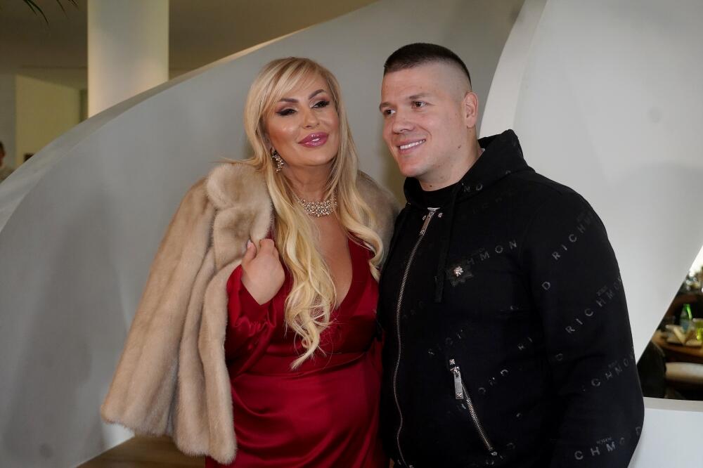 OVO SU SVI ČEKALI! Sloba Radanović i Elma Sinanović snimili duet! Poznat i NAZIV PESME! (FOTO)