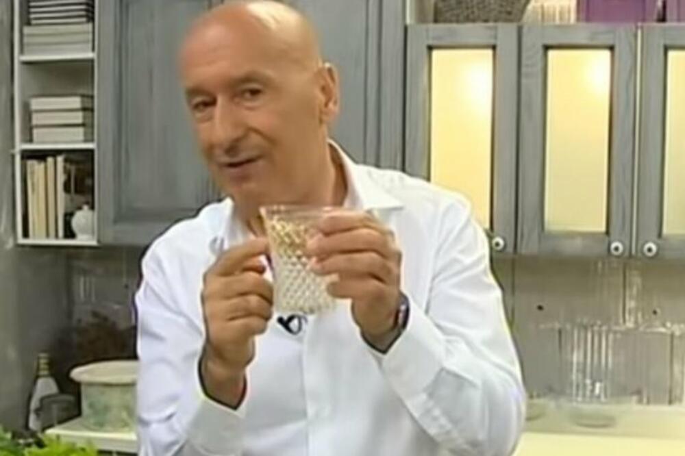 POZNATI DOKTOR PORUČIO: Ako želite ZDRAVU I ZGODNU ŽENU, neka POPIJE OVO SVAKO JUTRO