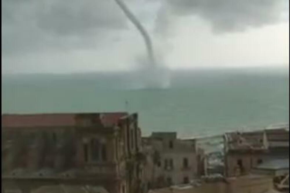 STRAVIČAN TORNADO POGODIO KENTAKI: Sumnja se da ima najmanje 50 MRTVIH, HOROR (VIDEO)