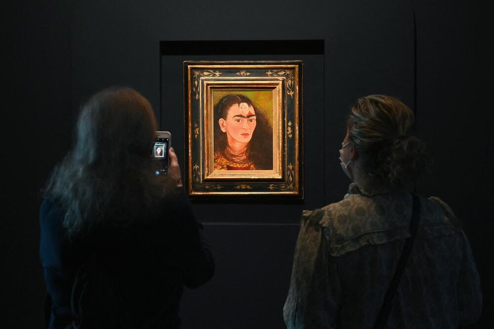 AUTOPORTRET FRIDE KALO OBORIO REKORD: Najskuplja slika iz Latinske Amerike prodata na aukciji