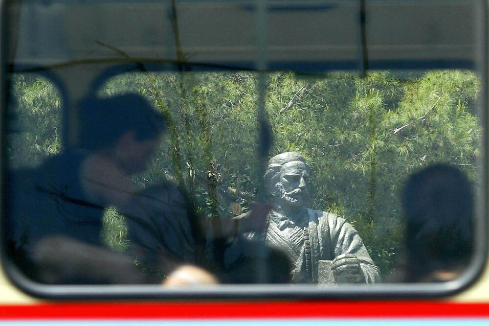 KAKVO JE NJEGOŠ IMAO MIŠLJENJE O ŽENAMA? Nije mu bilo dozvoljeno da stupa u odnose, a 1 dama ga je POTPUNO OČARALA!