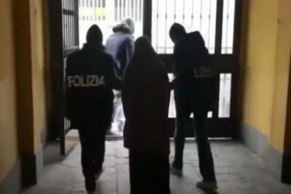 OSUĐENA "LAVICA BALKANA": Vrbovala decu sa Kosova za ISIS, u telefonu joj pronađene MONSTRUOZNE STVARI!