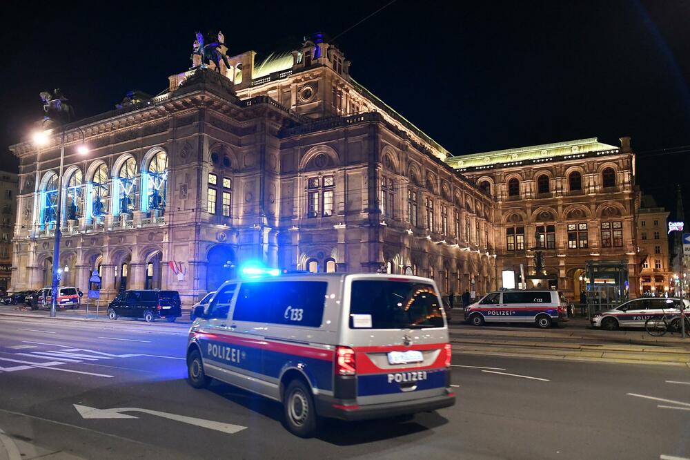 HOROR U AUSTRIJI: Srbin nožem izbo suprugu