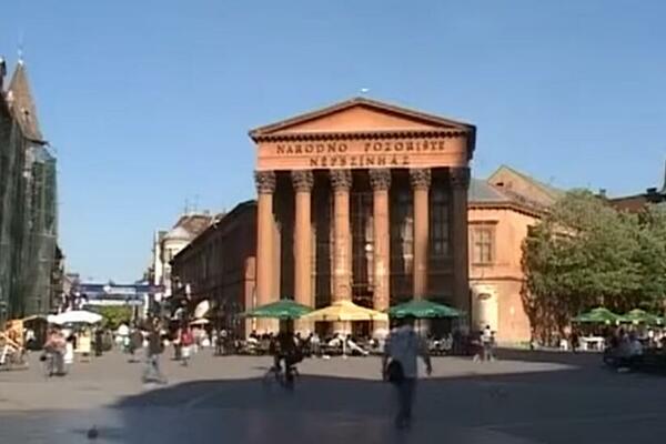 NARODNO POZORIŠTE U SUBOTICI RADI NA TRI JEZIKA! Sada će teatar posle 17 godina zasijati kao nikada (FOTO)