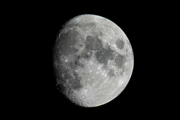 Stiže pomračenje meseca u Vagi i donosi haos: Astrolozi naglašavaju da se trudnice posebno moraju čuvaju 1 stvari