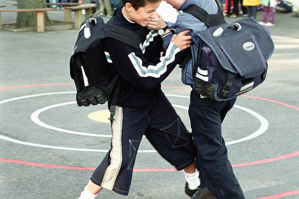 DECA SU NAM SE ODVIKLA OD ZAJEDNIŠTVA: Buknulo VRŠNJAČKO nasilje u školama!