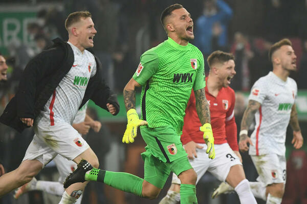 AUZBURG ŠOKIRAO BAJERN: Bavarski derbi je imao neočekivanog pobednika!