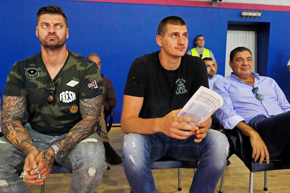 Leksikon - Nikola Jokić: SALAŠ, PRIRODA, TAMBURAŠI I KONJI A NE REFLEKTORI NBA! Uzor iz detinjstva - BRAĆA!