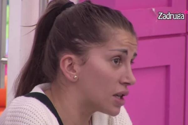 "TI SI GAD, POLUPISMENA I IZGUBILA SI SVAKI KREDIBILITET!" Miki Đuričić NIKAD BRUTALNIJI: Dalila u NEVERICI GLEDA