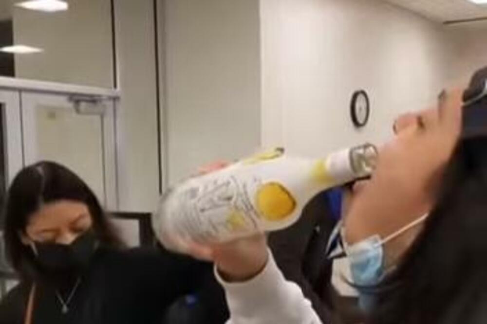 ZABRANILI JOJ DA PRENESE 2 LITRE VOTKE: Ona se tu nije ZAUSTAVILA, pa uradila nešto ZAPANJUJUĆE (VIDEO)