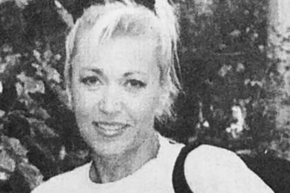 DA LI PREPOZNAJETE PEVAČICU SA FOTOGRAFIJE? Njena SMRT je mnoge jako POGODILA, iza sebe je ostavila ČETVORO DECE